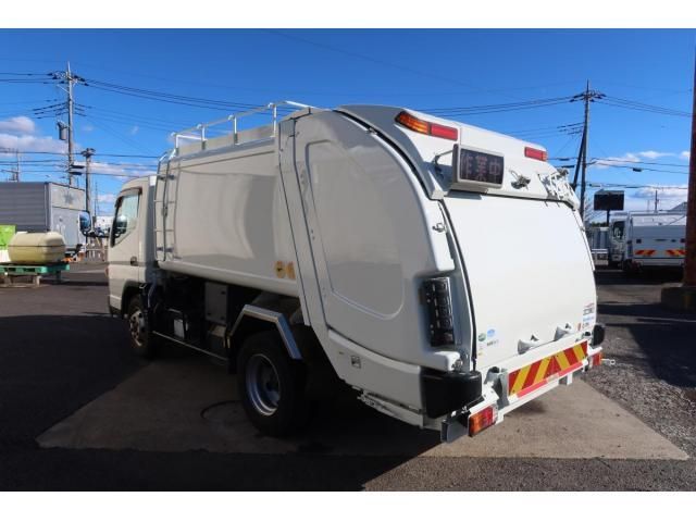 MITSUBISHI CANTER 2016
