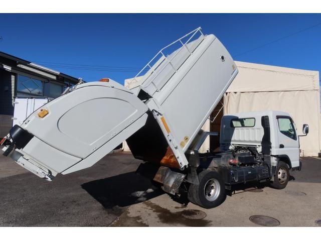 MITSUBISHI CANTER 2016