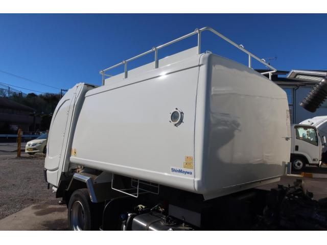 MITSUBISHI CANTER 2016