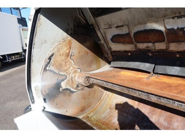 MITSUBISHI CANTER 2016