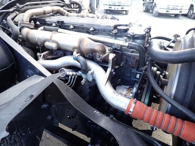 MITSUBISHI FUSOU FIGHTER 2012