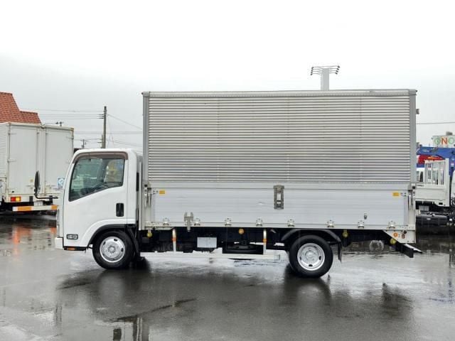 ISUZU ELF 2013
