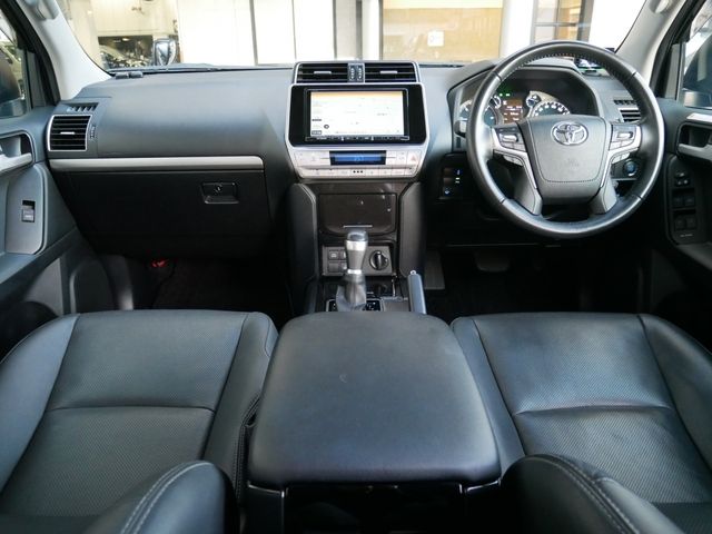 TOYOTA LANDCRUISER PRADO 2021