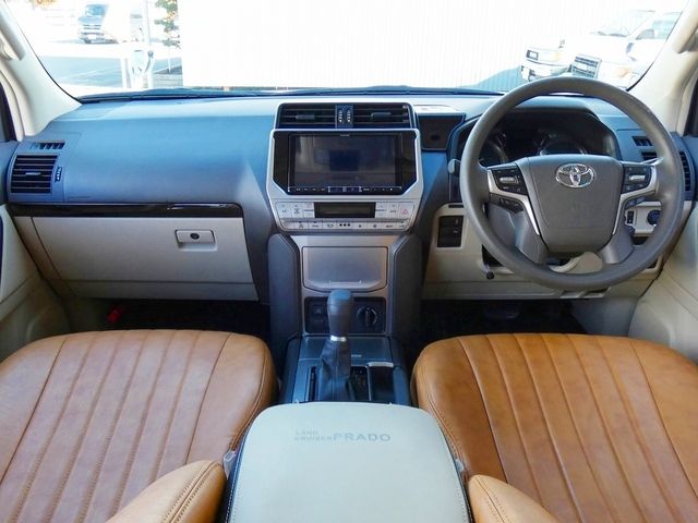 TOYOTA LANDCRUISER PRADO 2021