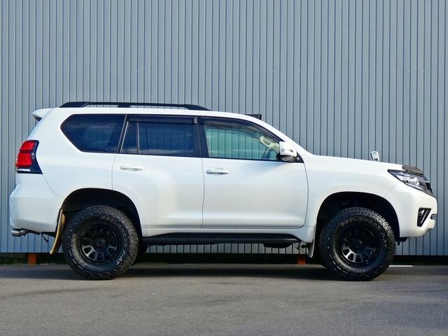 TOYOTA LANDCRUISER PRADO 2021