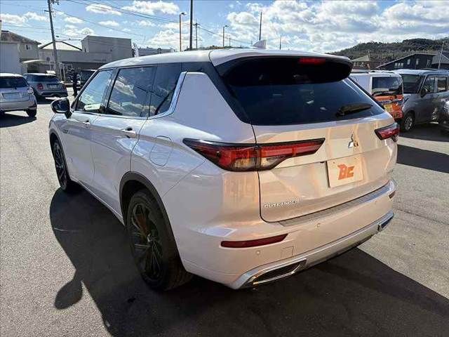 MITSUBISHI OUTLANDER PHEV 2023