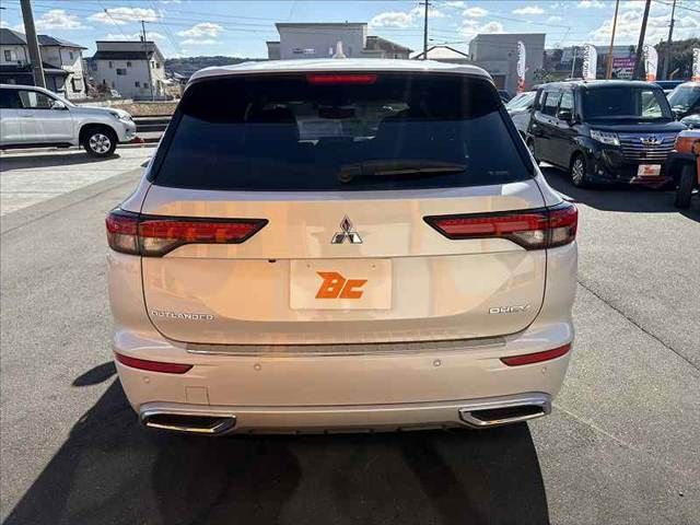 MITSUBISHI OUTLANDER PHEV 2023