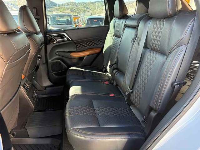 MITSUBISHI OUTLANDER PHEV 2023