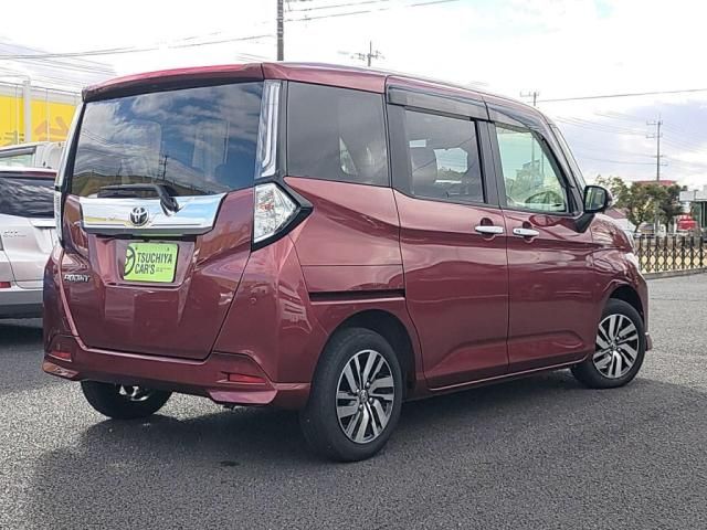TOYOTA ROOMY 2022