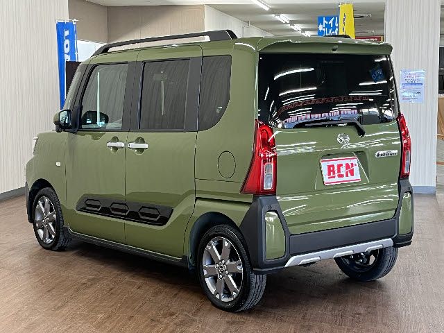 DAIHATSU TANTO FAN CROSS 4WD 2024