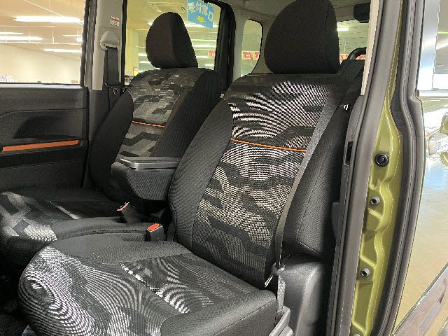 DAIHATSU TANTO FAN CROSS 4WD 2024