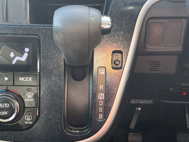 DAIHATSU MOVE CUSTOM 2015