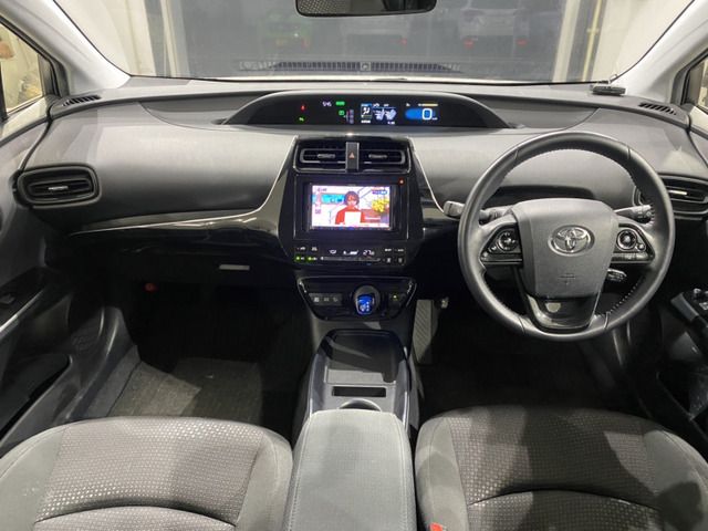 TOYOTA PRIUS 2019
