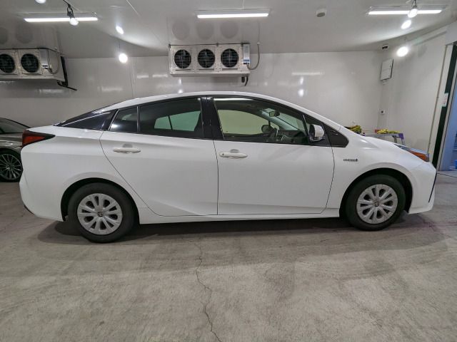 TOYOTA PRIUS 2019