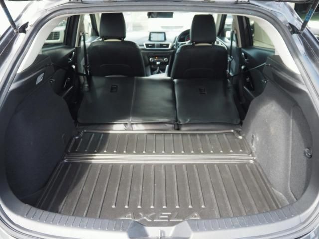 MAZDA AXELA SPORTS 2017