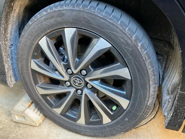 TOYOTA VOXY HYBRID 2023