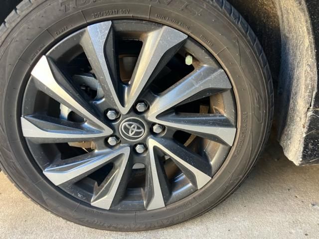 TOYOTA VOXY HYBRID 2023