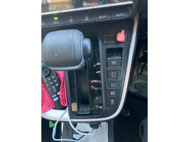 TOYOTA VOXY HYBRID 2023