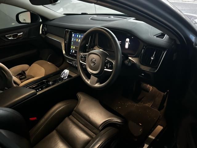 VOLVO VOLVO V60 2023