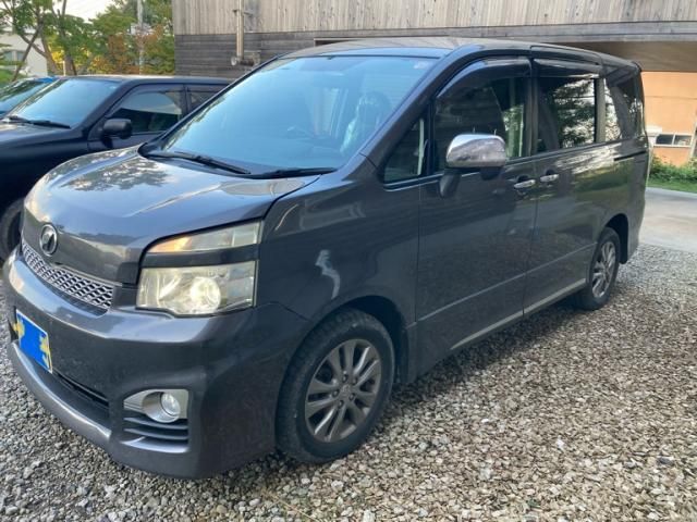 TOYOTA VOXY 4WD 2012