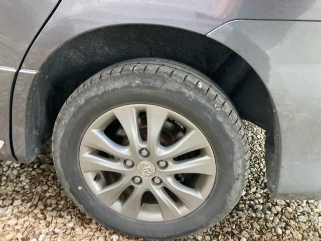 TOYOTA VOXY 4WD 2012