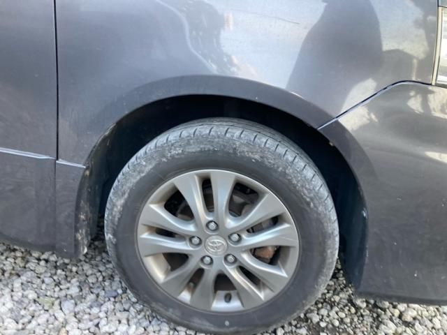 TOYOTA VOXY 4WD 2012