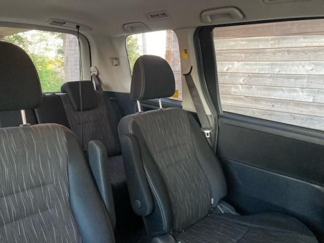 TOYOTA VOXY 4WD 2012