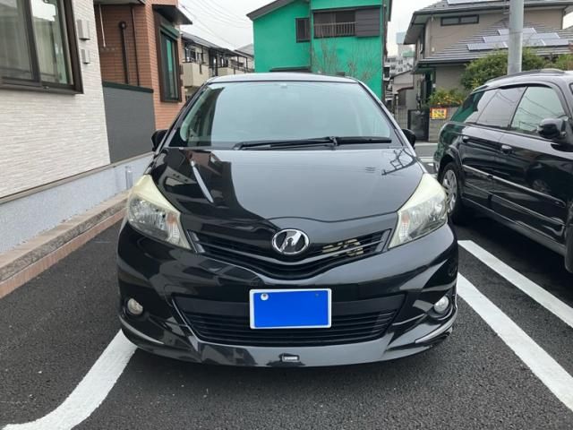 TOYOTA VITZ 2011