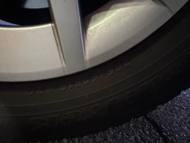 TOYOTA PRIUS Alpha 2012