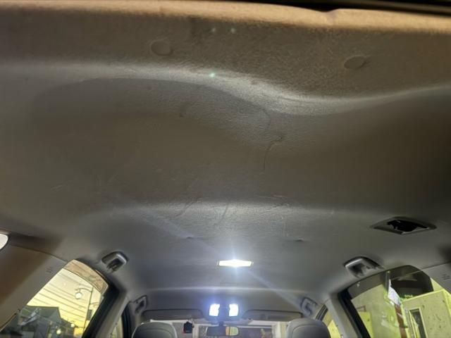 TOYOTA PRIUS Alpha 2012