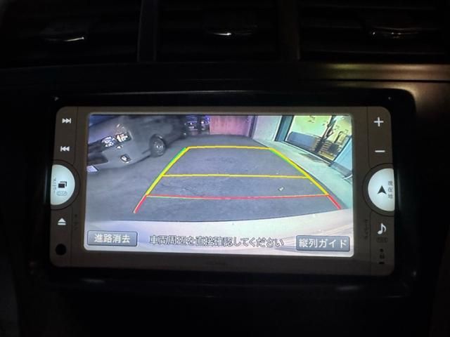 TOYOTA PRIUS Alpha 2012