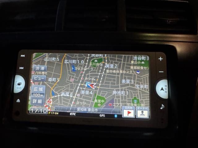 TOYOTA PRIUS Alpha 2012