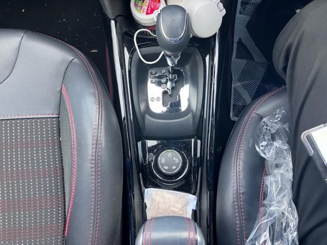 PEUGEOT PEUGEOT 2008 2017