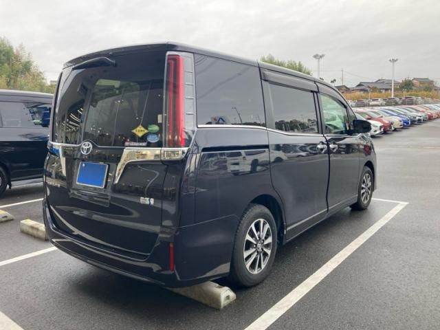 TOYOTA ESQUIRE HYBRID 2018