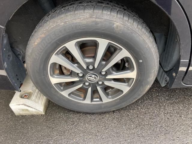 TOYOTA ESQUIRE HYBRID 2018