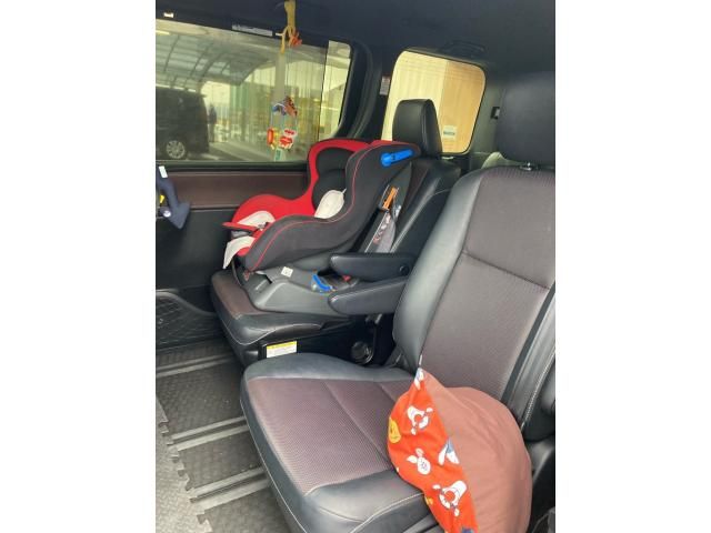 TOYOTA ESQUIRE HYBRID 2018