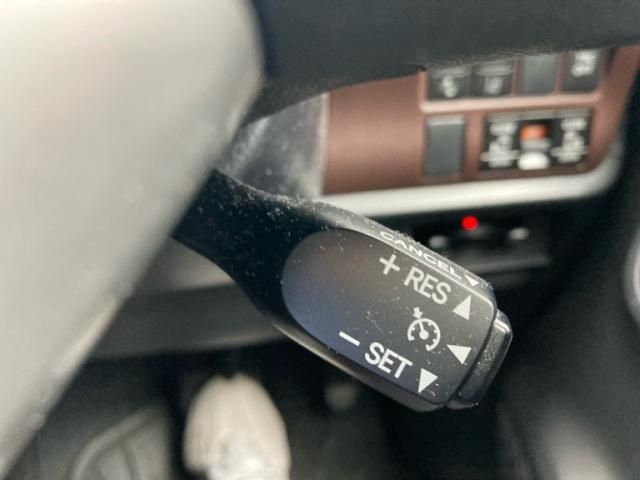 TOYOTA ESQUIRE HYBRID 2018