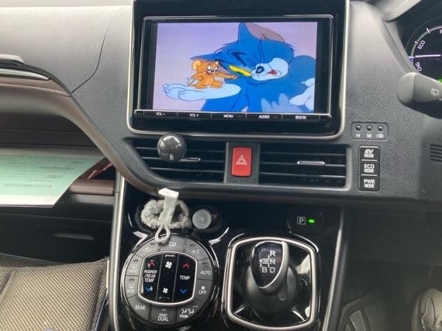 TOYOTA ESQUIRE HYBRID 2018