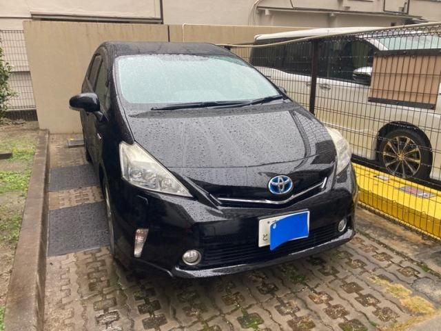 TOYOTA PRIUS Alpha 2013