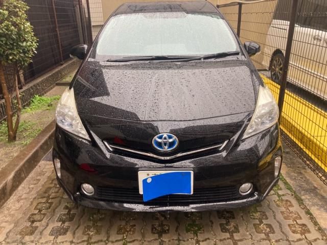 TOYOTA PRIUS Alpha 2013