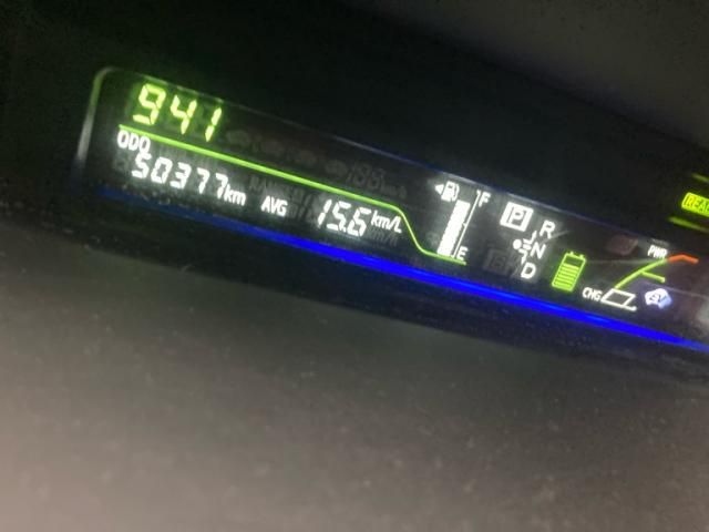 TOYOTA PRIUS Alpha 2013