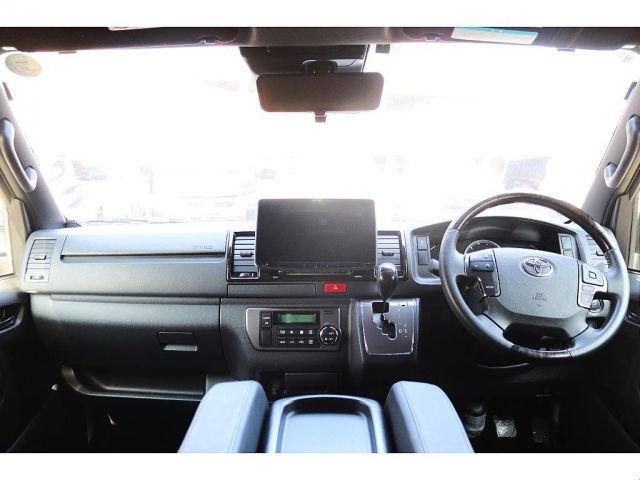 TOYOTA HIACE van 4WD 2023