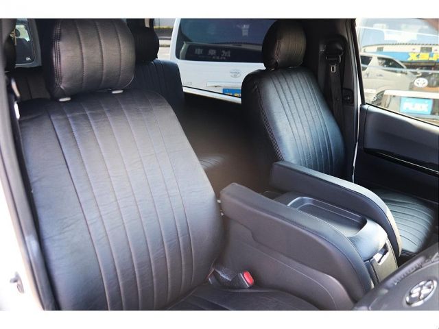 TOYOTA HIACE van 4WD 2023