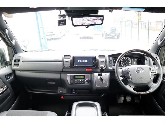 TOYOTA HIACE van 4WD 2024