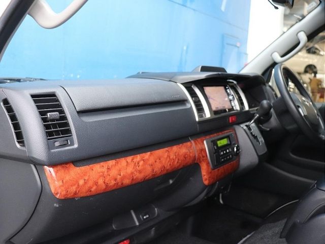 TOYOTA HIACE van 2WD 2018