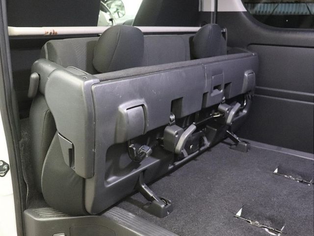 TOYOTA HIACE van 2WD 2018