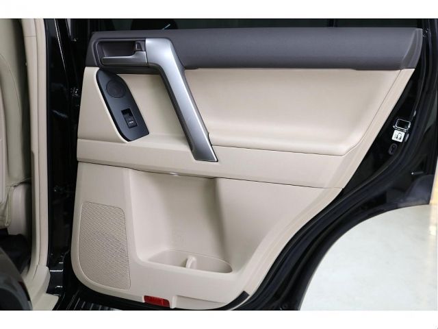 TOYOTA LANDCRUISER PRADO 2023