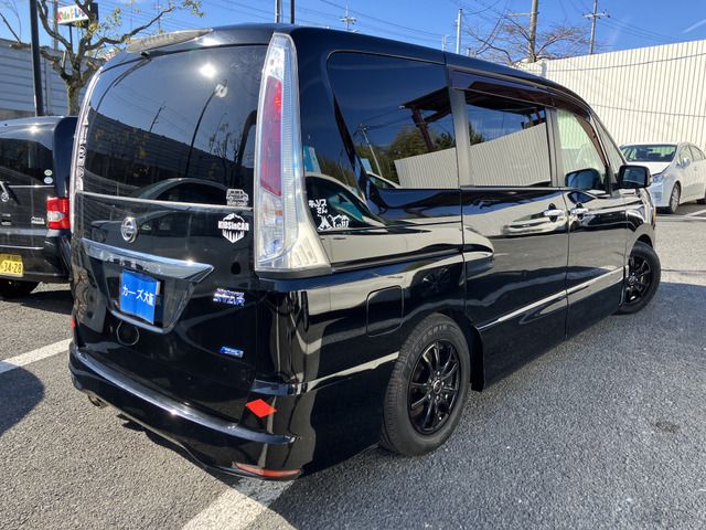 NISSAN SERENA  WG 2010