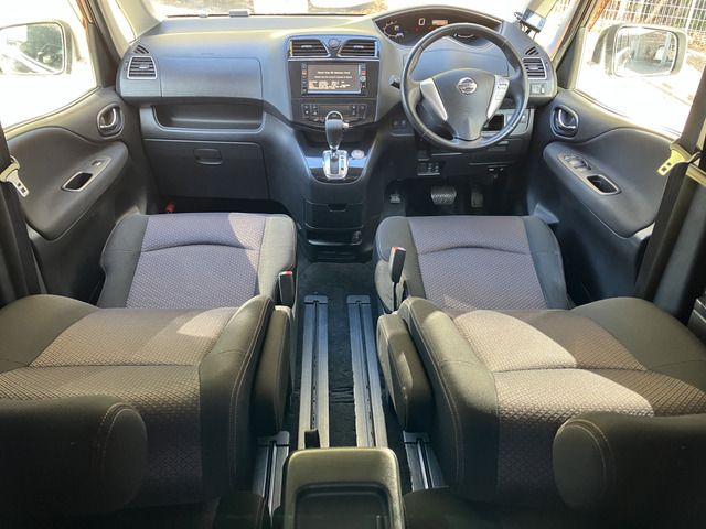 NISSAN SERENA  WG 2011