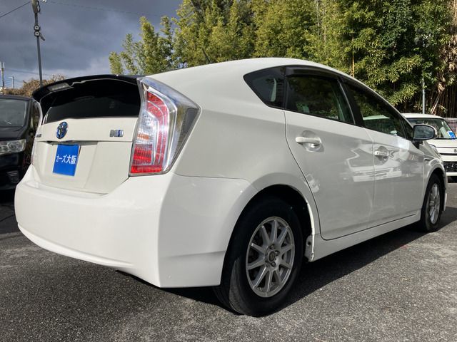 TOYOTA PRIUS 2014
